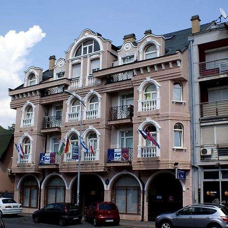 Vila Ile De France Novi Sad Dış mekan fotoğraf